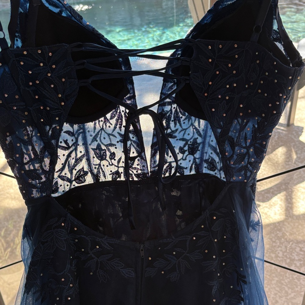 ✨ Betsy & Adam Navy Tulle Formal Gown ✨ - Picture 6 of 6